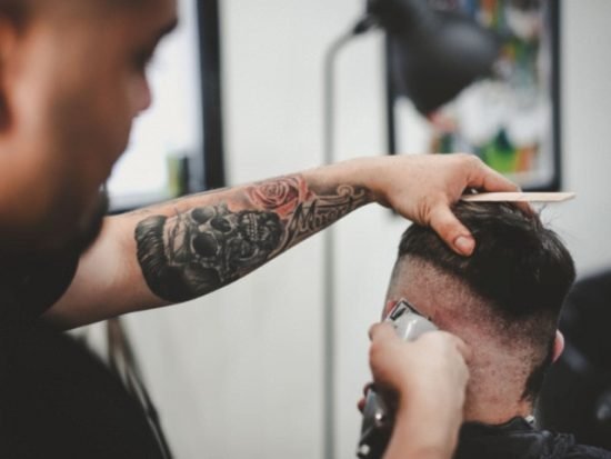 How to Use Hair Clippers For Beginners (Step-by-Step) - Dapperly Gents