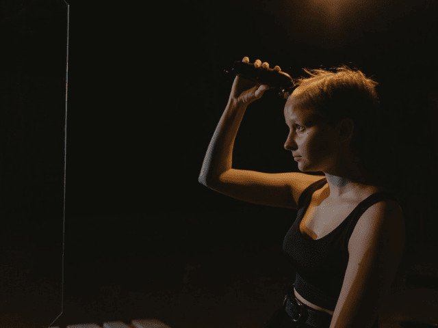 6 Best Electric Razors for Teenagers (& Shaving Kits)